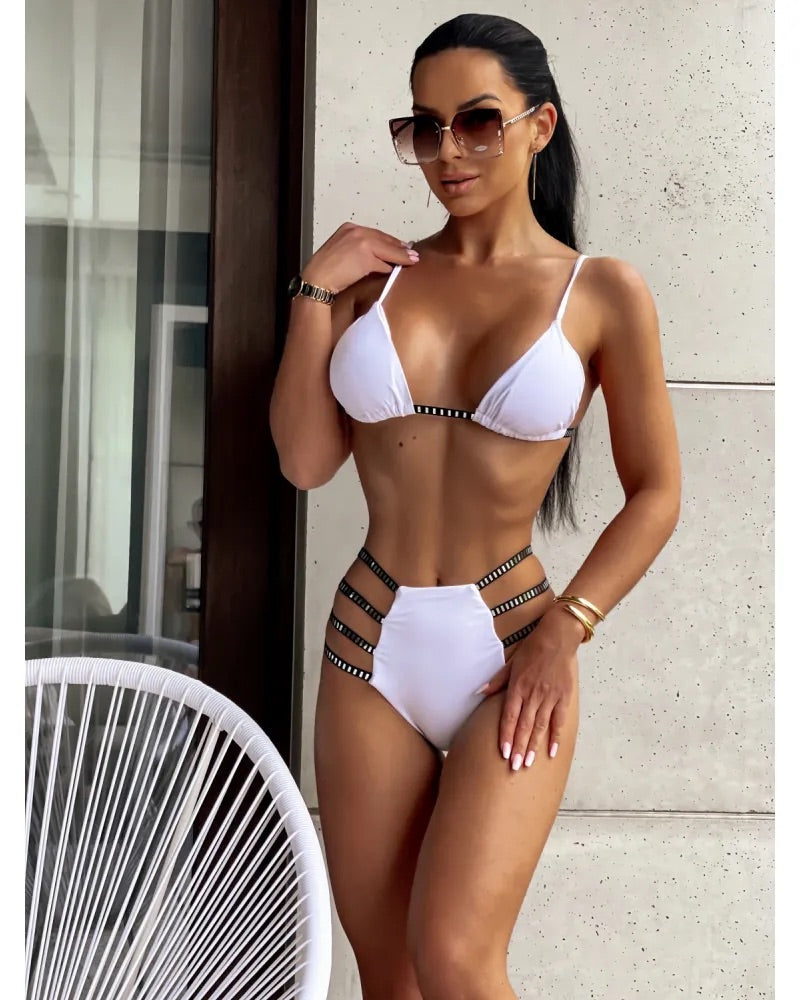 LAUREN Two-piece bikini with a sexy cut white image 3