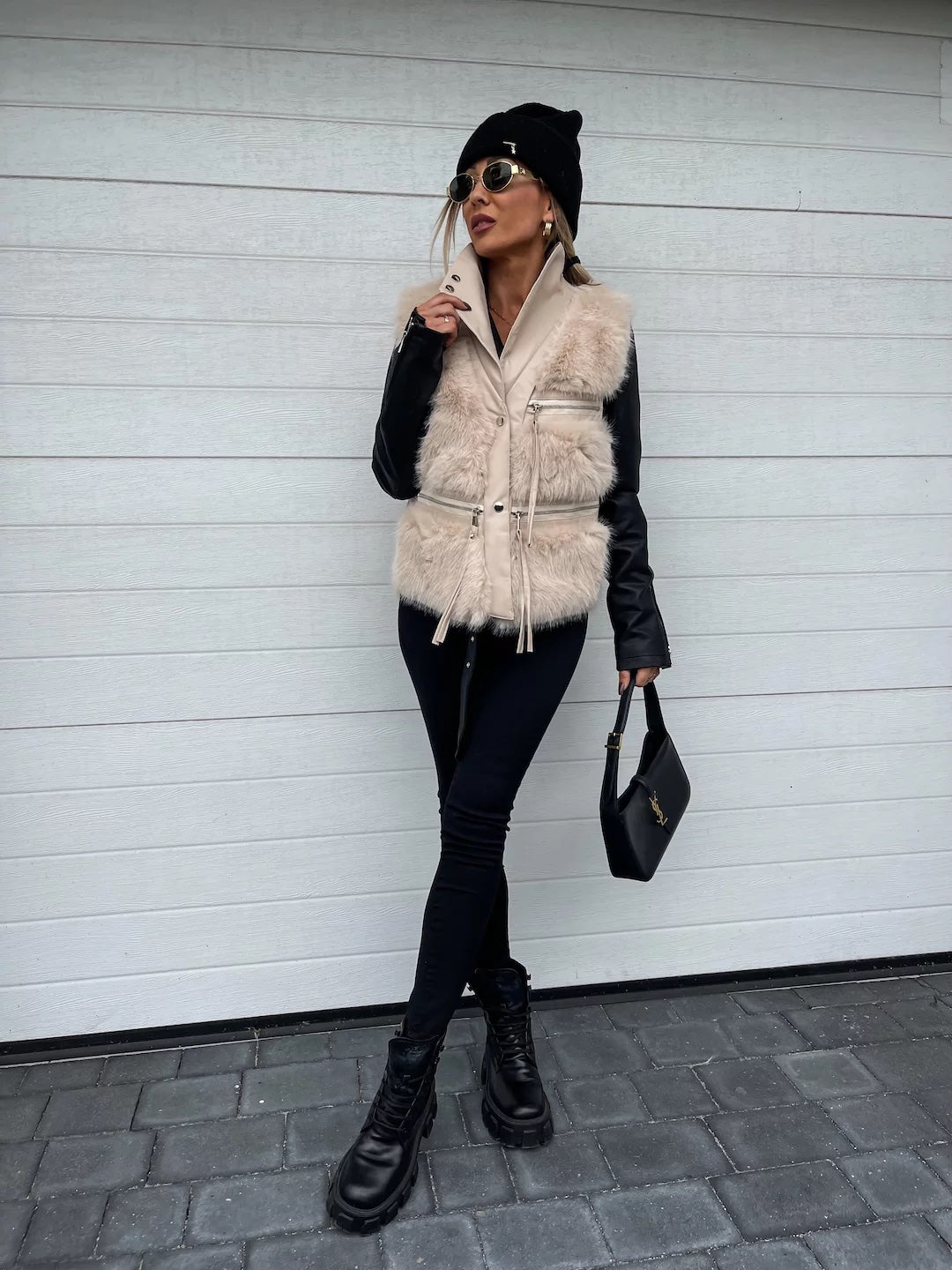 SHOPPING TIME BEIGE VEST image 1