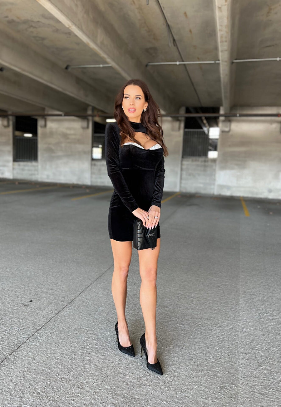 LADY VELVET DRESS image 4