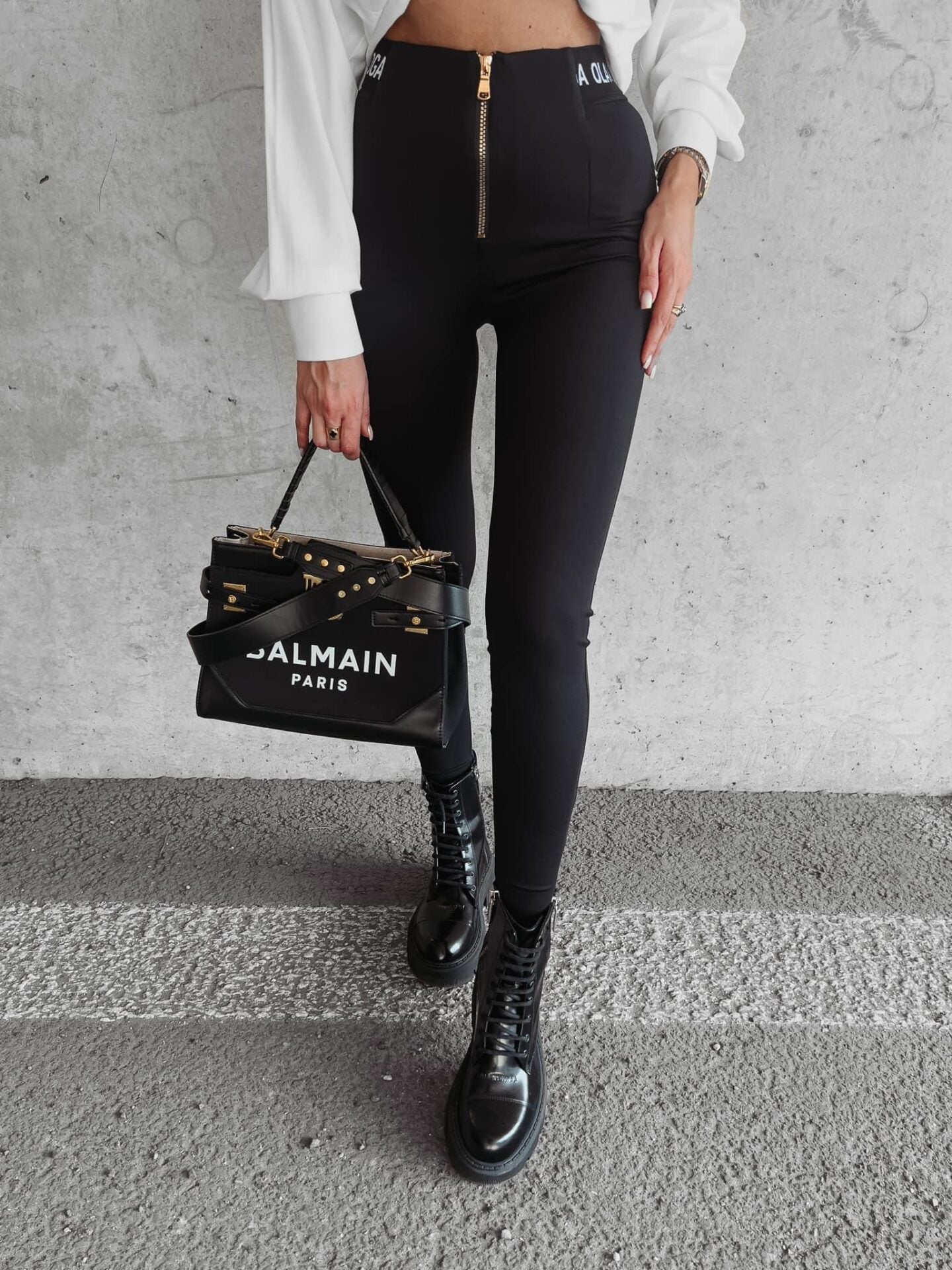 Bess Ola Voga fitted leggings with zipper, black image 1