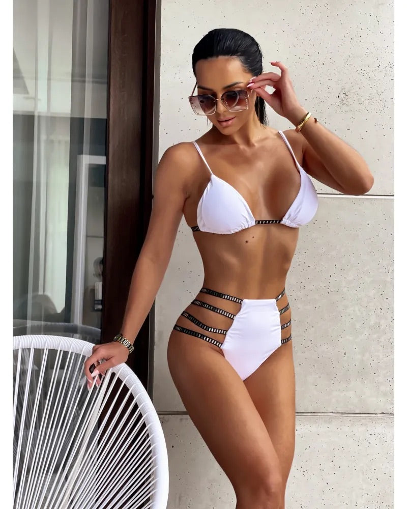 LAUREN Two-piece bikini with a sexy cut white image 7