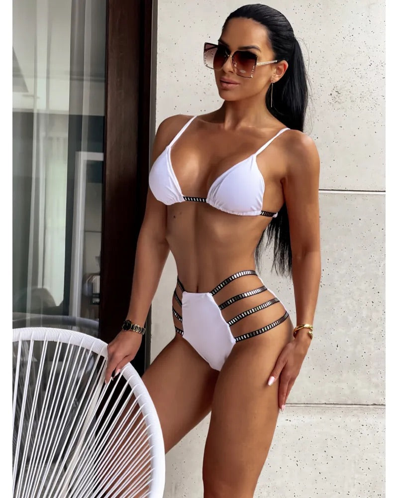 LAUREN Two-piece bikini with a sexy cut white image 6