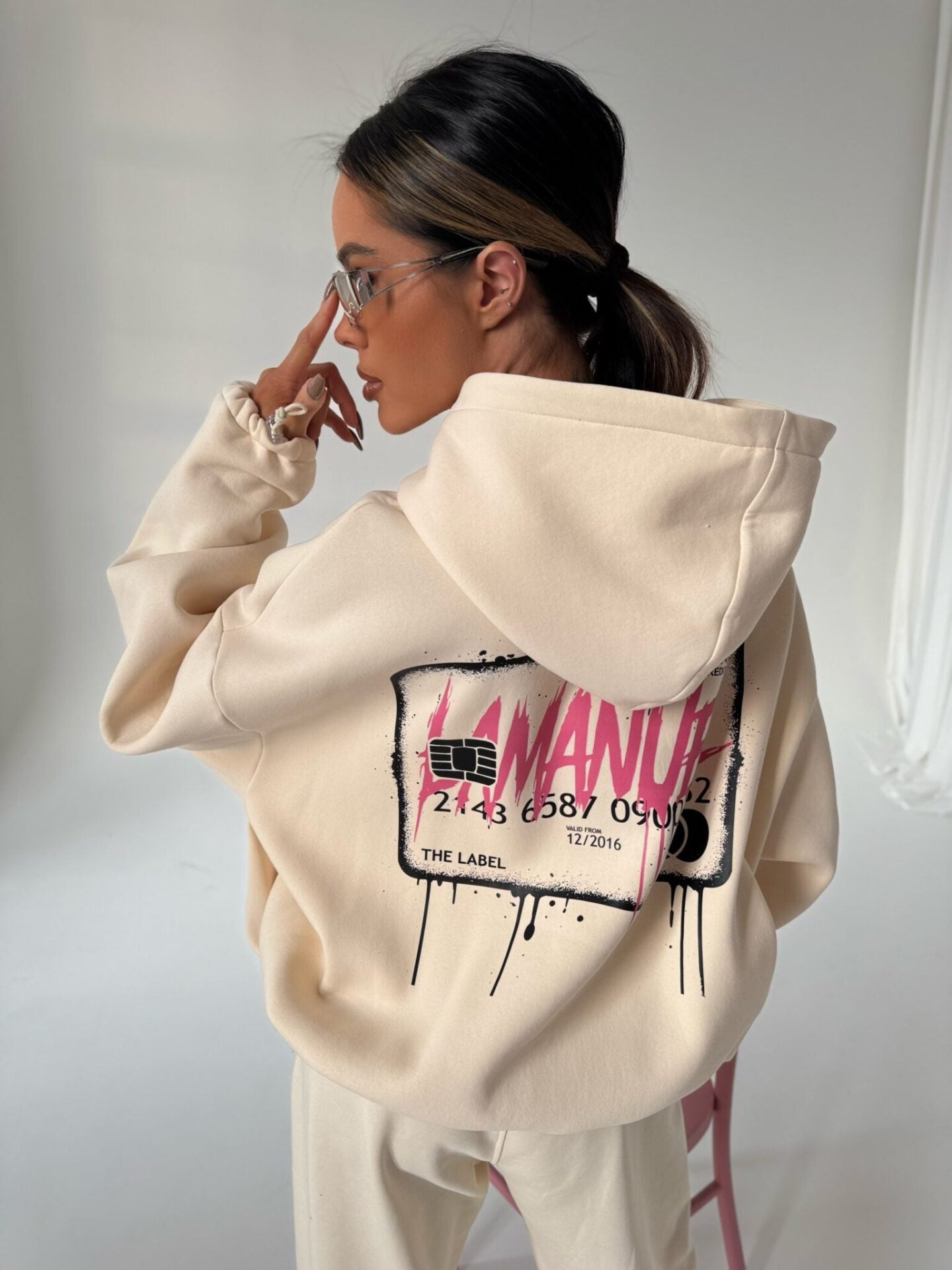 PAYCHECK sweatshirt
vanilla image 0