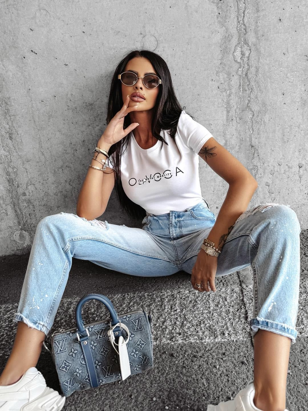 Classic women's T-shirt SPLIT OLAVOGA white image 0