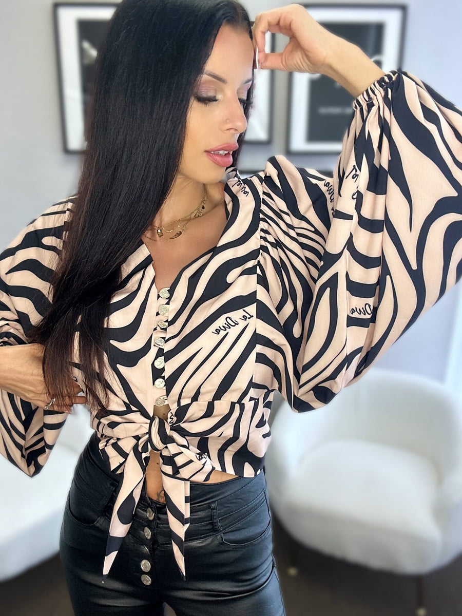 SUNDAYS OUT BEIGE BLACK BLOUSE image 4
