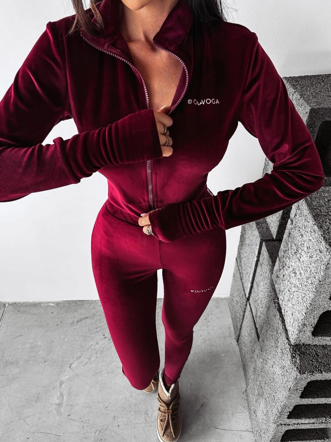 OLAVOGA BRASKA women's clinging set - Maroon image 1