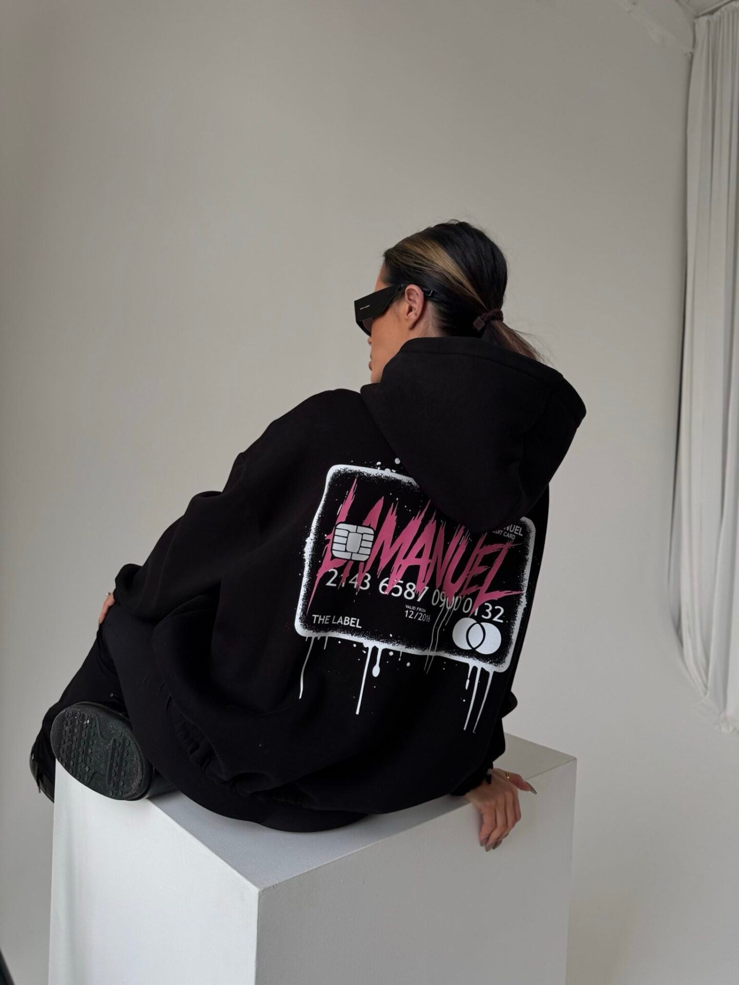 PAYCHECK sweatshirt Black image 1