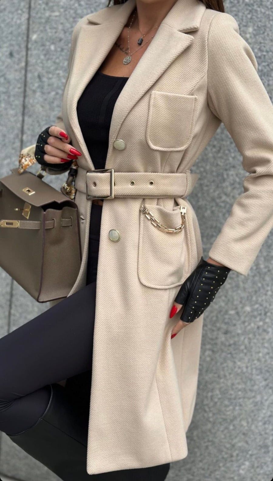 MIAMI LIGHT BEIGE COAT WITH GOLD CHAIN image 2