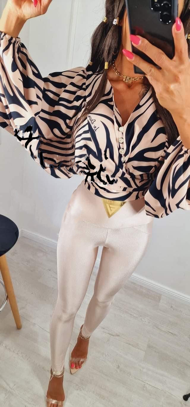 SUNDAYS OUT BEIGE BLACK BLOUSE image 2